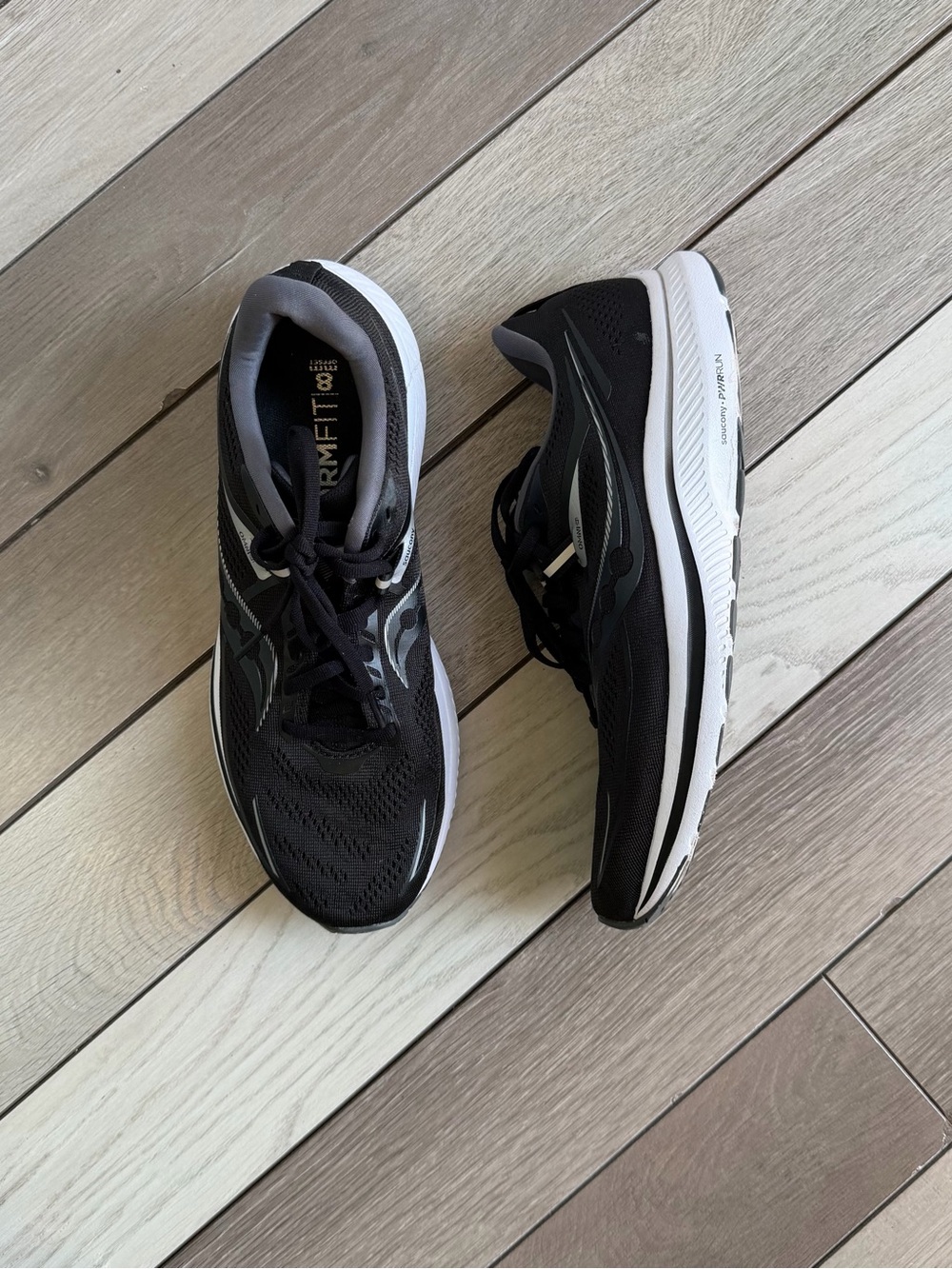 Saucony Omni 21 men’s running shoes